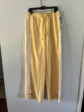 HONOR THE GIFT NWT BANGER…Large Men's/Yellow Track Pants with White Side Stripes